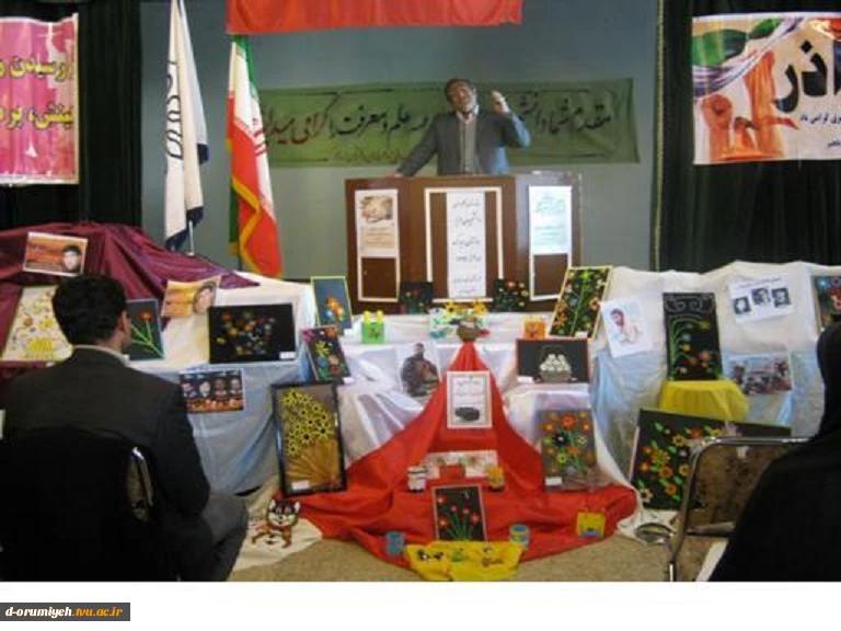 مراسم گرامیداشت روز دانشجو در آموزشکده فنی وحرفه ای دختران ارومیه برگزارشد. 

      دوشنبه شانزدهم آذرماه 1394  مراسم گرامیداشت روز دانشجو ساعت 14  با حضوراساتید ، کارکنان و بیش از 270 نفر از دانشجویان  درمحل آموزشکده فنی وحرفه ای دختران برگزارگردید. 
