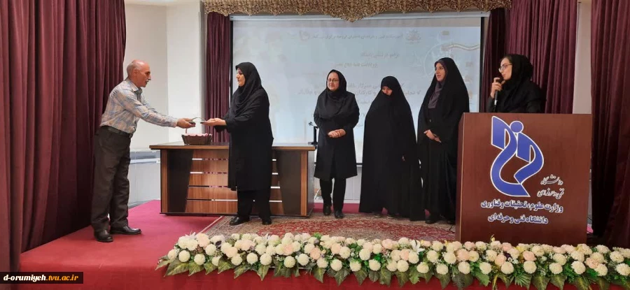 برگزاری مراسم بزرگداشت هفته دفاع مقدس و هفته وحدت
 3