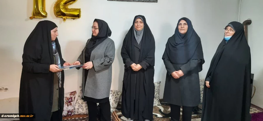 دیدار و عرض احترام  ریاست و جمعی از همکاران آموزشکده ملی مهارت دختران ارومیه به خانواده معزز  جانباز متوفی ولی پور ملا احمدی 
 2